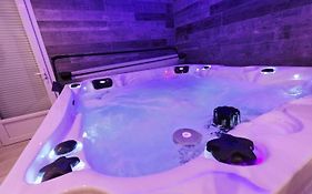 LÉchappée ZAisne jacuzzi et sauna
